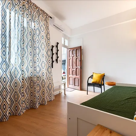 Il Cortile House *