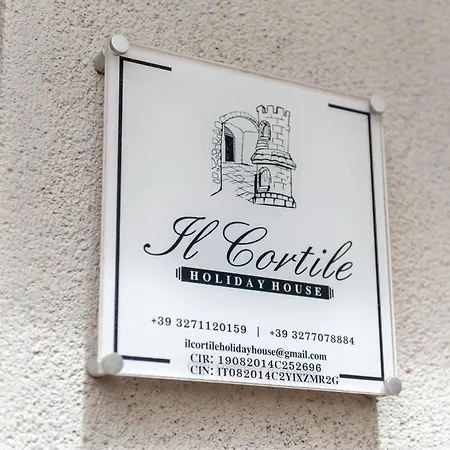 Il Cortile House *