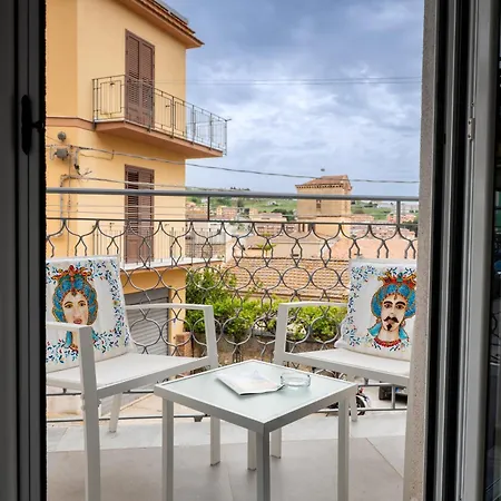 Il Cortile House アパート Caccamo